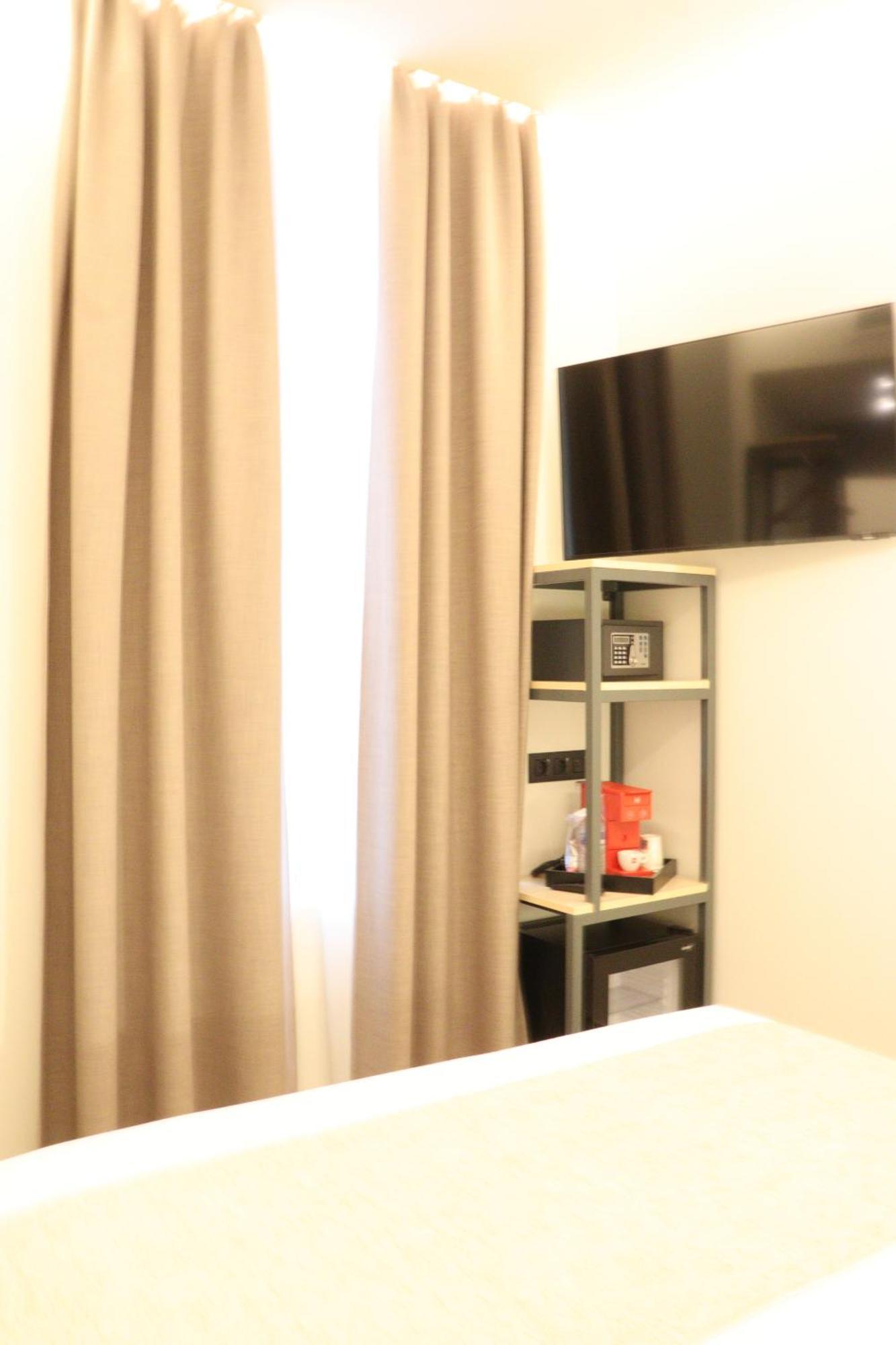 Hostal La Rua-Montera مدريد المظهر الخارجي الصورة